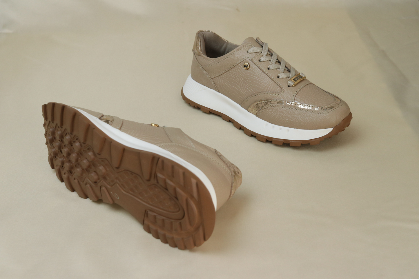 Tenis Hany Taupe en Cuero