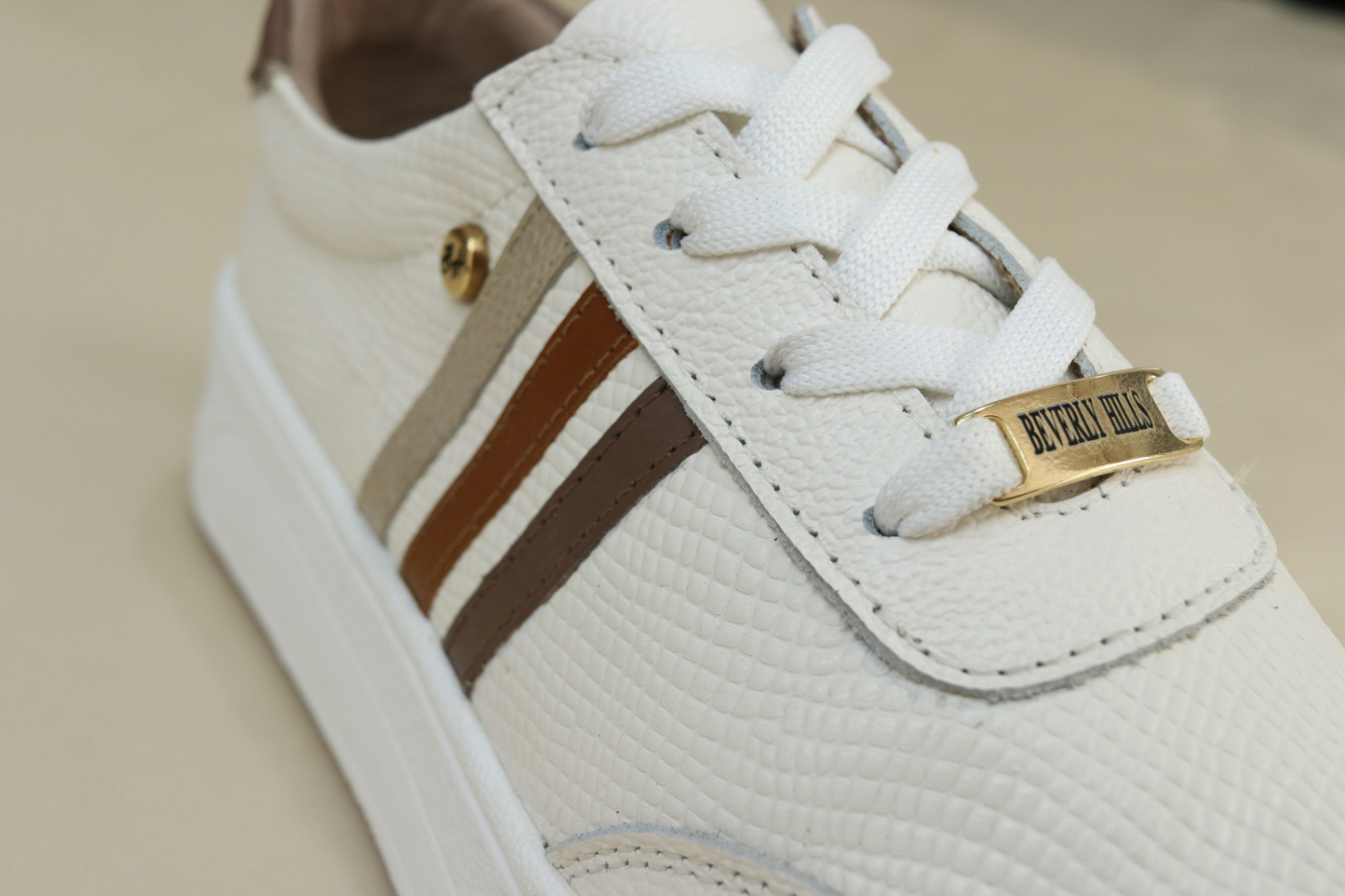 Tenis Kaney Blanco en Cuero