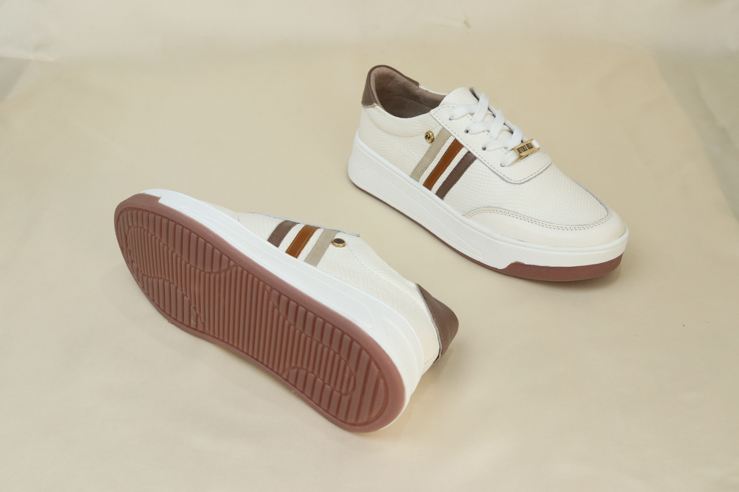 Tenis Kaney Blanco en Cuero