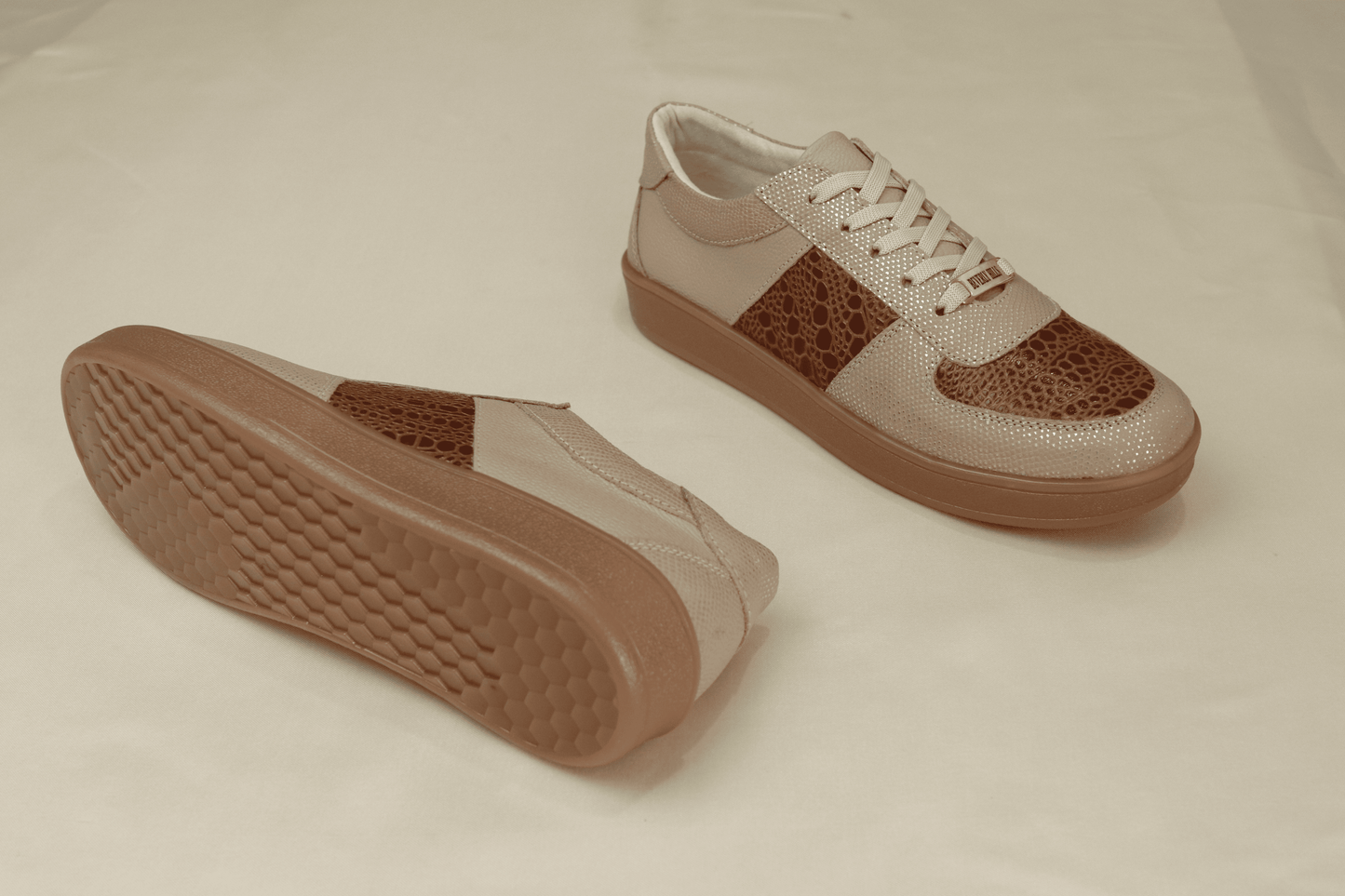 Tenis Tammy Nude x Miel en Cuero