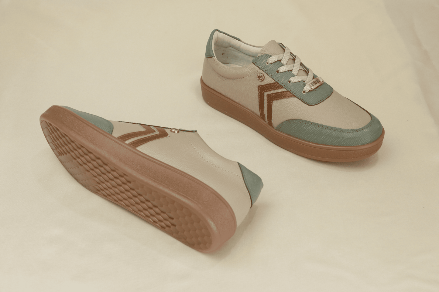 Tenis Jaky Nude x Verde en Cuero