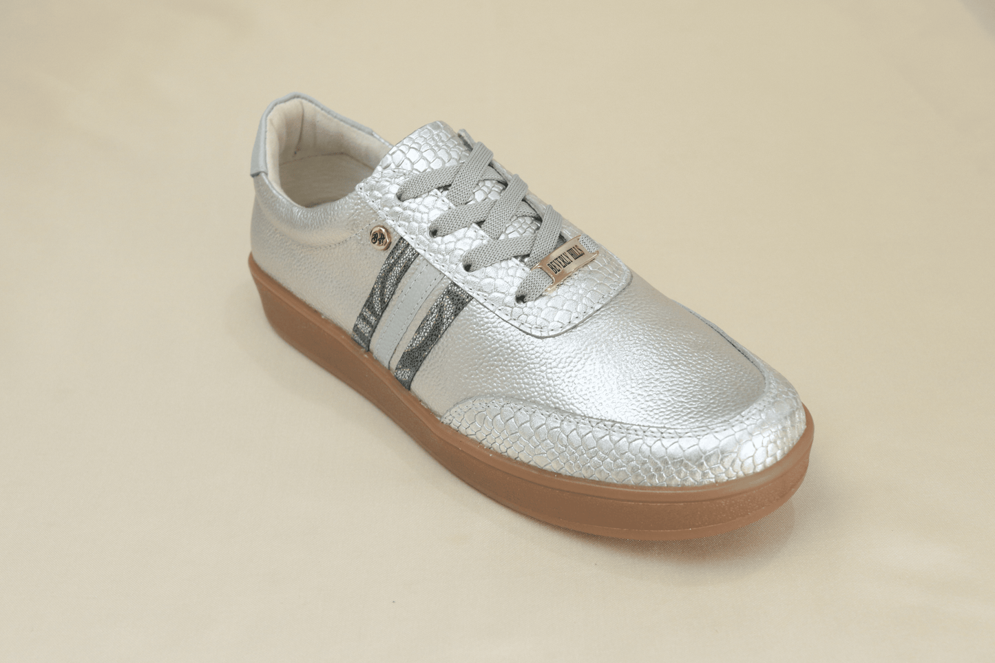 Tenis Kamy Plata en Cuero