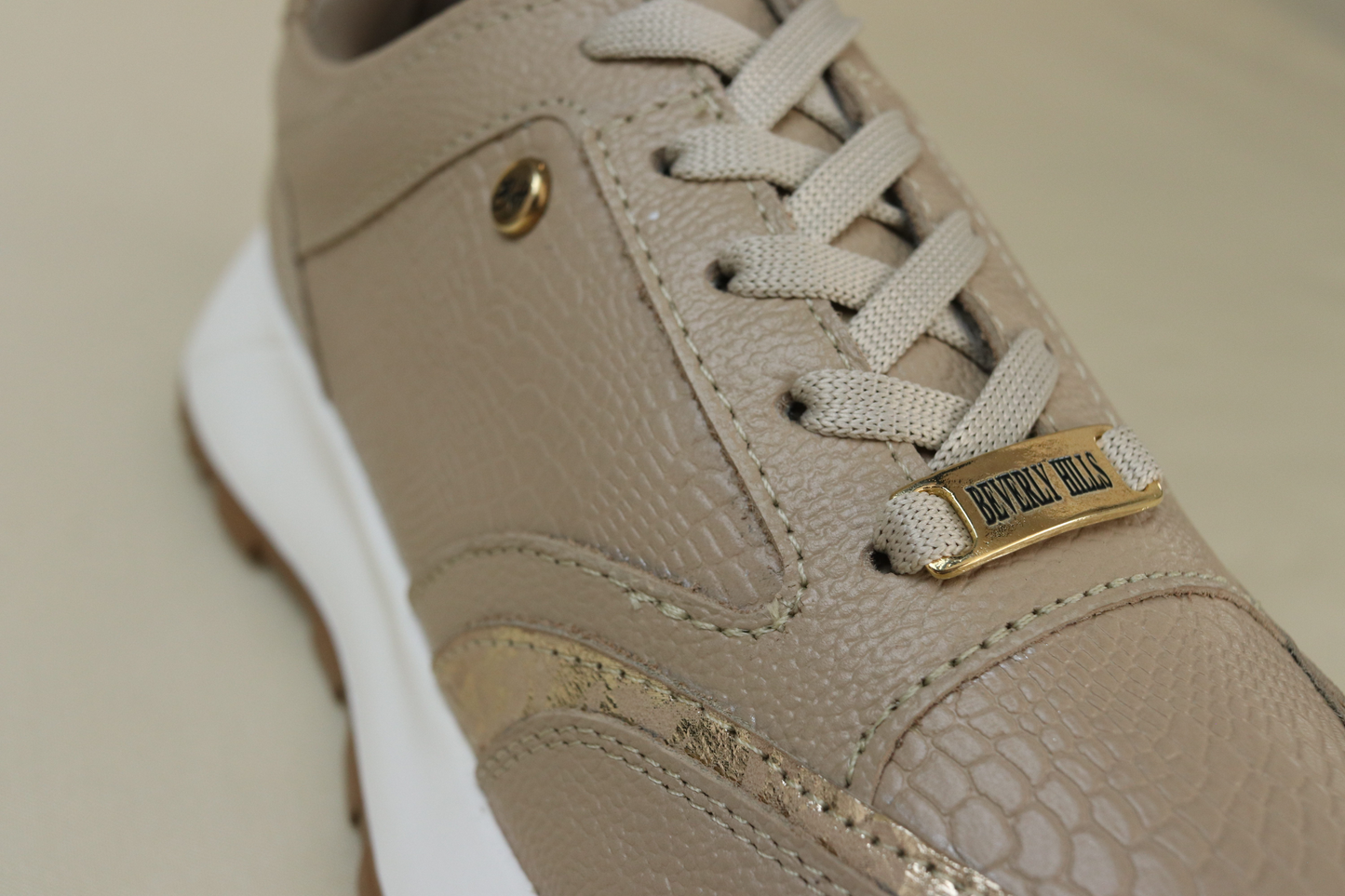 Tenis Hany Taupe en Cuero