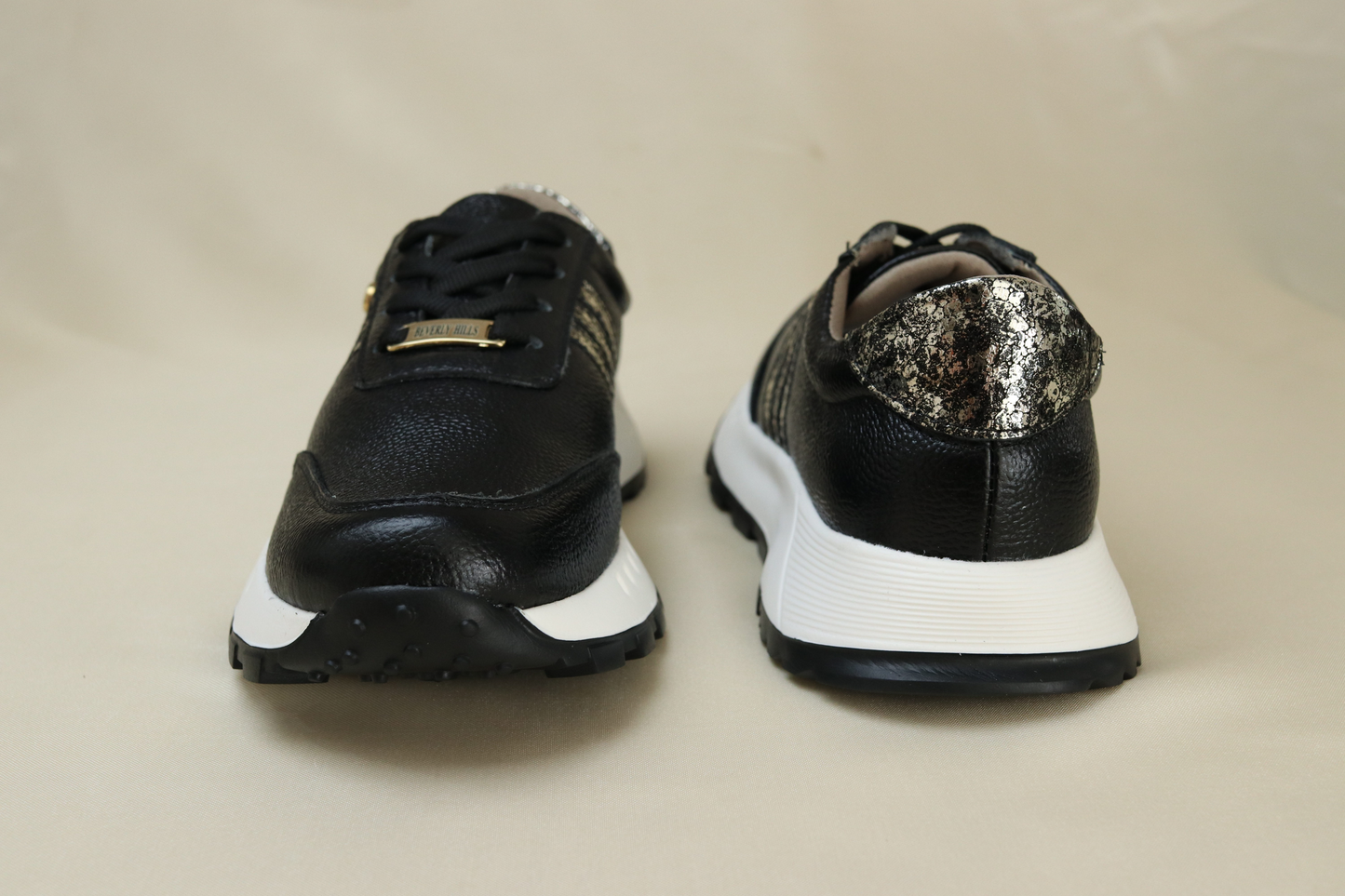 Tenis Varey Negro en Cuero
