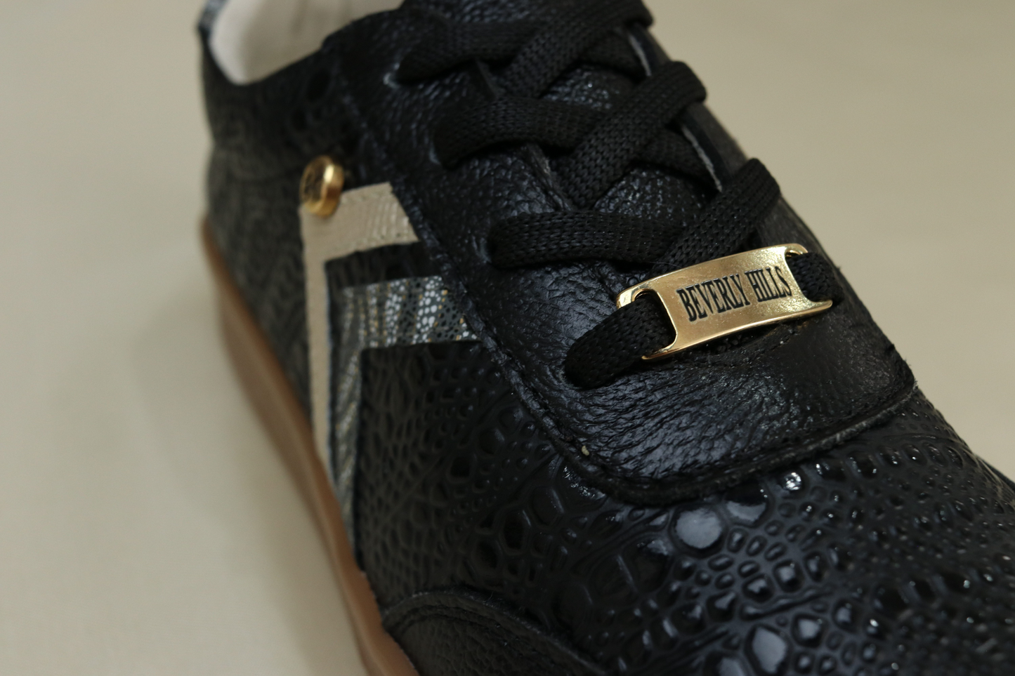 Tenis Jaky Negro en Cuero