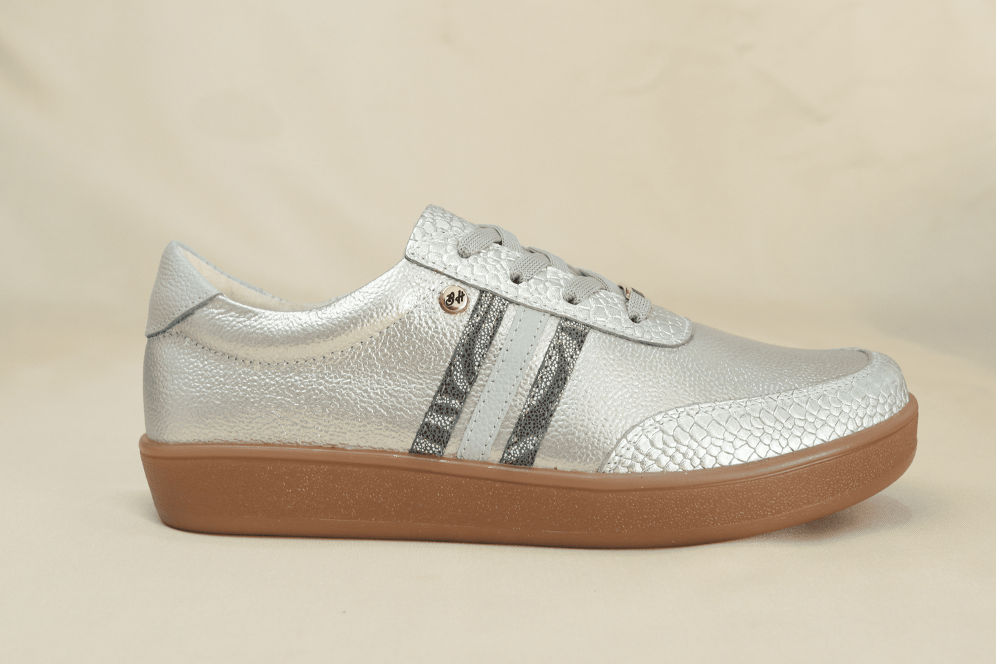 Tenis Kamy Plata en Cuero