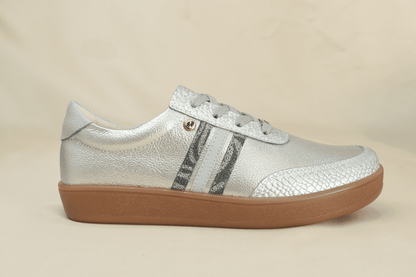 Tenis Kamy Plata en Cuero
