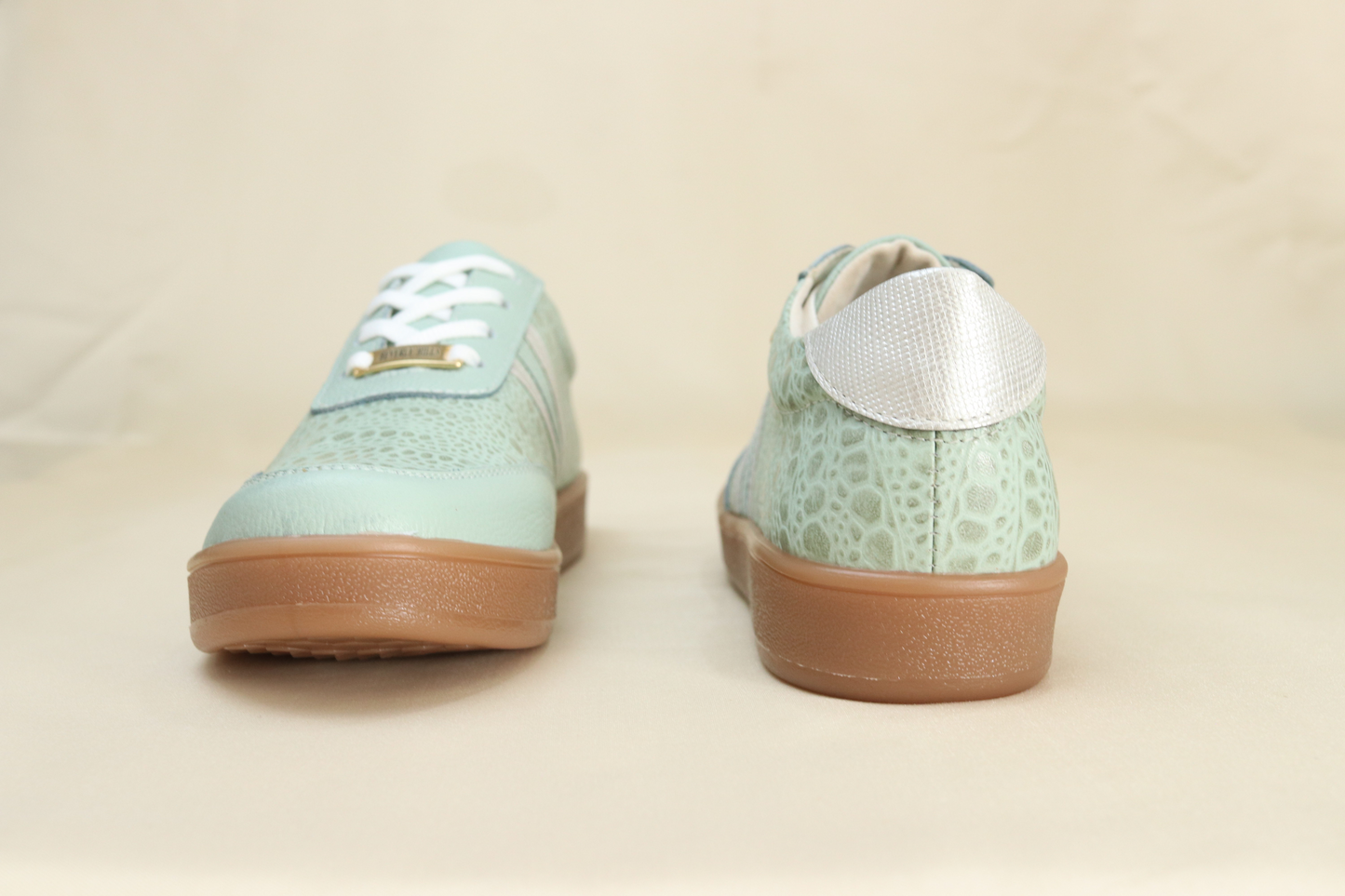 Tenis Kamy Verde Menta en Cuero
